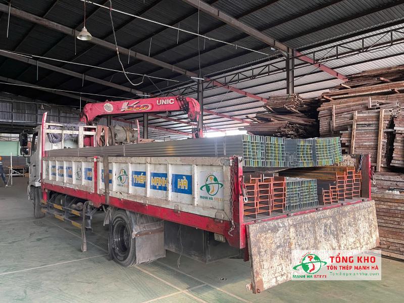 Giao thép hình I và thép hộp mạ kẽm cho nhà xưởng tại Dĩ An, Bình Dương