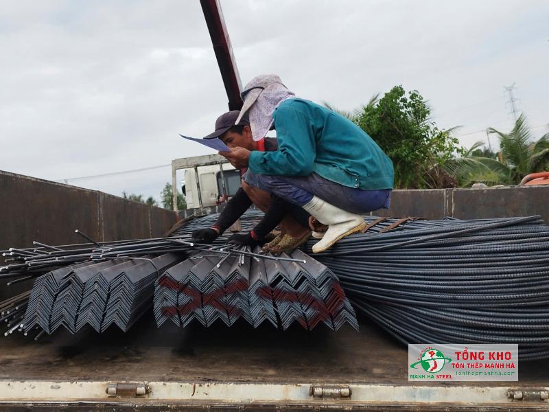 Giao thép V50 đen và thép xây dựng Hòa Phát đến Công ty Kiến Gia Huy, Bình Khánh, Cần Giờ
