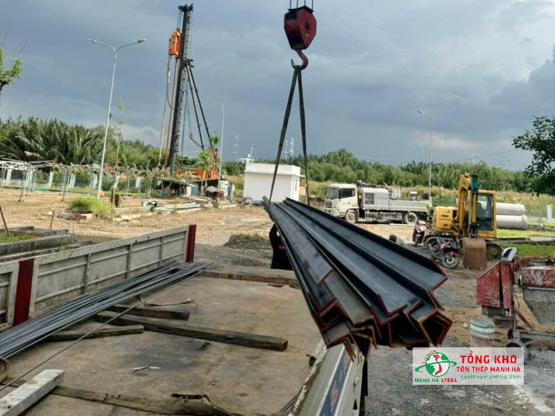 Giao thép V và sắt xây dựng cho công trình Bệnh viện Đa khoa Nhà Bè