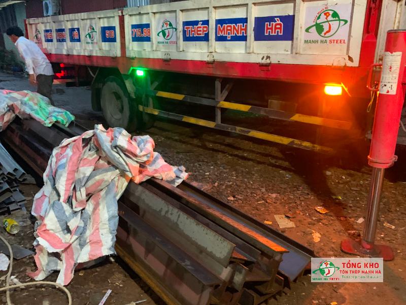 Giao 10 cây thép I100 đến công trình nhà dân dụng trên đường Hai Bà Trưng Quận 1