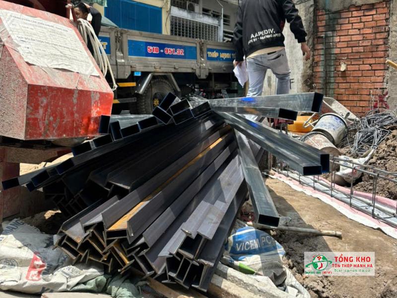 Giao sắt hình I và thép hộp cho công trình nhà dân tại Quận 3