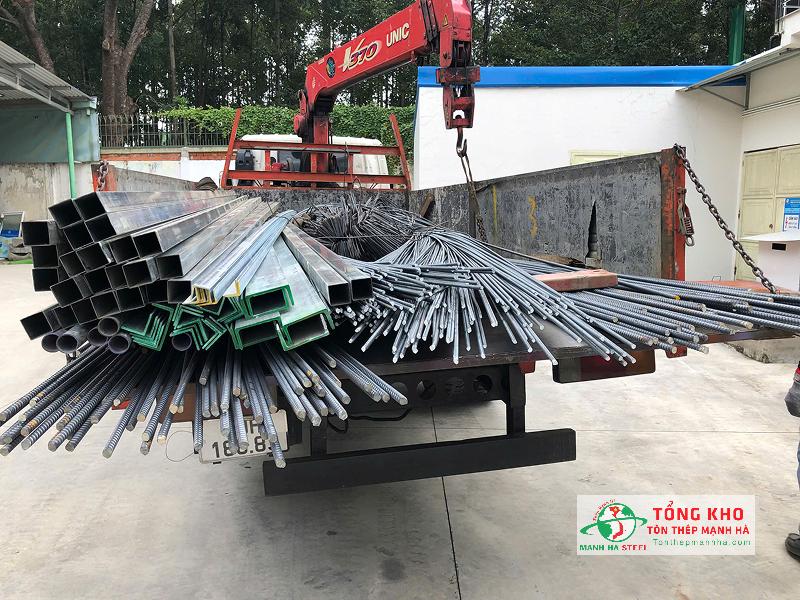 Giao thép hình U, V và thép hộp, thép ống, thép xây dựng các loại cho nhà dân sửa chữa tại Nguyễn Kiệm, Phú Nhuận