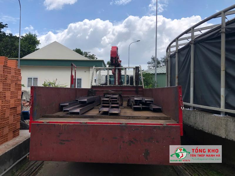 Giao thép I cắt theo yêu cầu đến cho nhà máy xử lý nước thải Quận Tân Phú