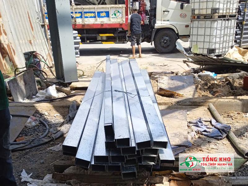 Giao thép hình U đến công trình nhà xưởng KCN Long Giang, Tân Phước, Tiền Giang