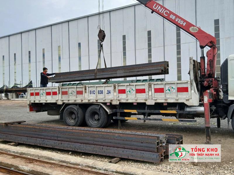 Giao thép hình H đến xưởng đóng tàu cảng Ba Son, Phú Mỹ, Vũng Tàu