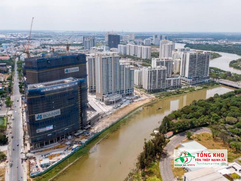 Nhu cầu thép hình tại Quận 7 cho các công trình ở Phú Mỹ Hưng chiếm phần lớn