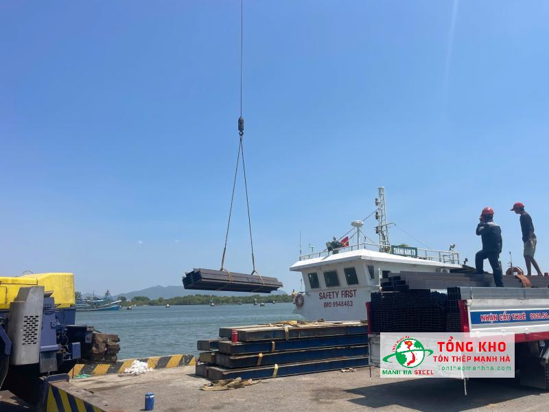 Giao thép I cắt theo yêu cầu cho công trình đường ven biển Cần Giờ