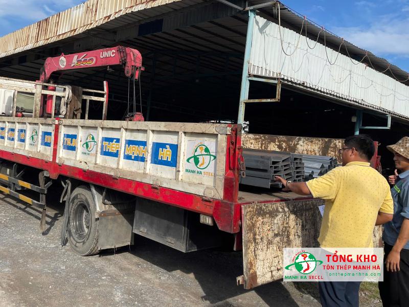 Giao thép hình I cho xưởng cơ khí tại Hóc Môn