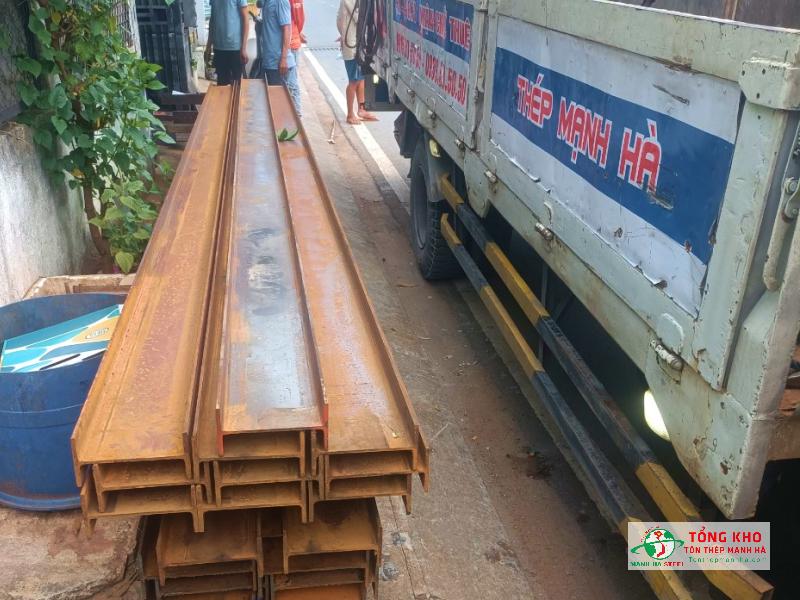 Giao 16 cây thép hình I 150 cho khách sửa nhà tại Quận 11