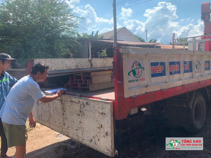 Giao thép I Đại Việt cho chủ xưởng cơ khí tại Quận 5