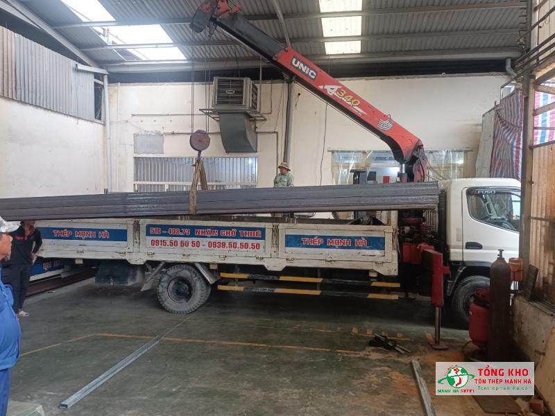 Giao thép hình I An Khánh đến xưởng cơ khí ở Quận 6