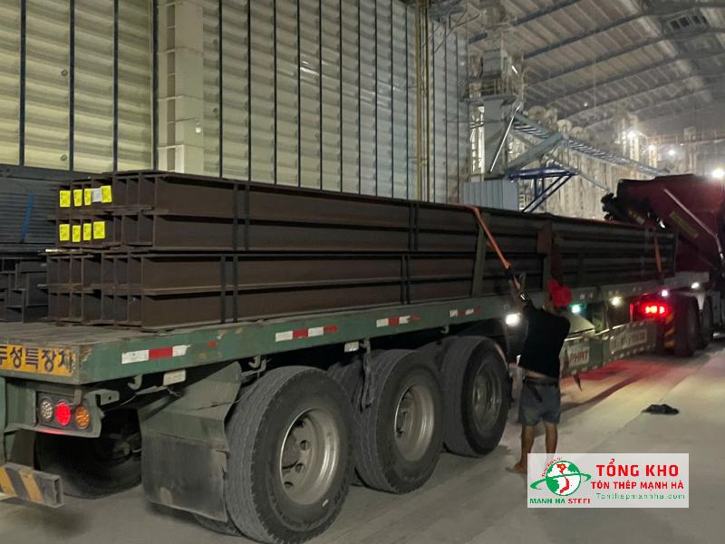 Giao thép hình I POSCO đen dài 12m về Đông Hòa Hiệp, Cái Bè, Tiền Giang