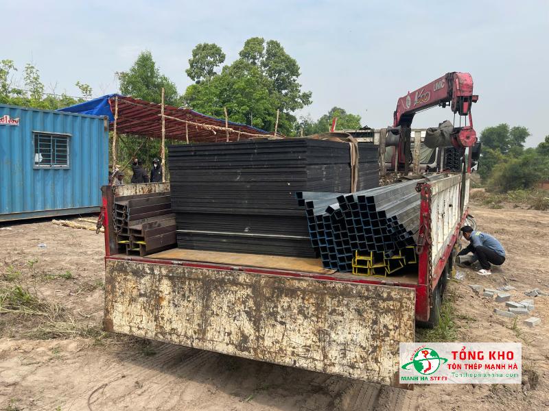 Giao ván phủ phim cho công trình nhà xưởng tại quận Cái Răng, Cần Thơ