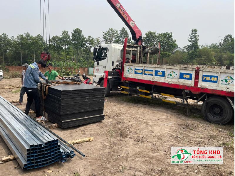 Giao ván phủ phim cho công trình nhà máy sản xuất tại huyện Tam Bình, Vĩnh Long