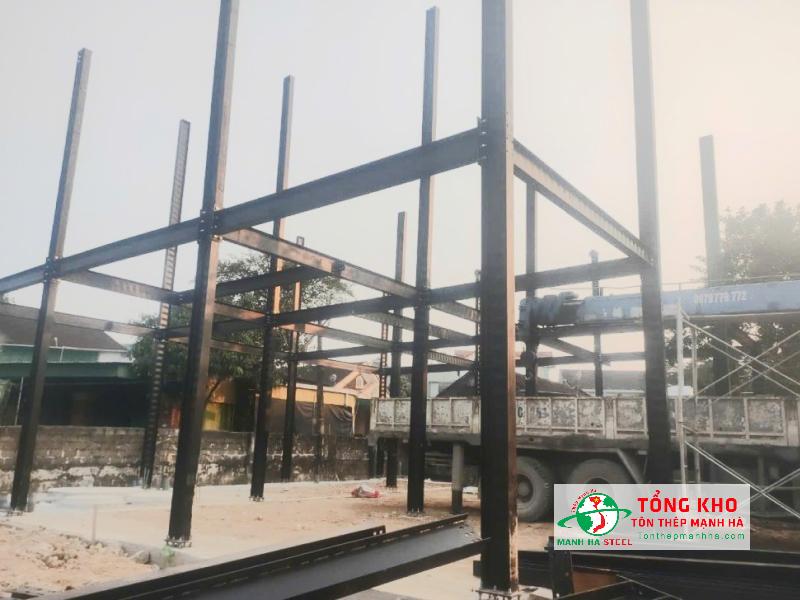 Nhu cầu sử dụng sắt hình I cho các công trình nhà xưởng tại Huyện Hóc Môn ngày càng tăng