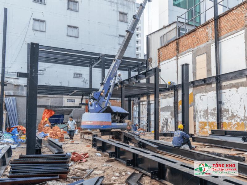 Thép hình I được dùng xây dựng quán cà phê tại Quận 6, thời gian thi công nhanh, đảm bảo an toàn