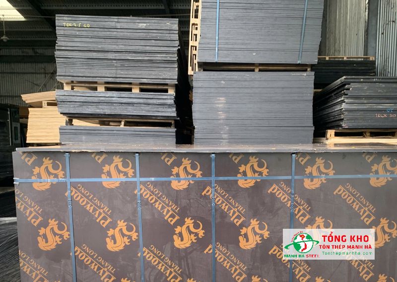 Ván phủ phim 15mm phù hợp nhà phố 2 - 4 tầng tại Gò Vấp