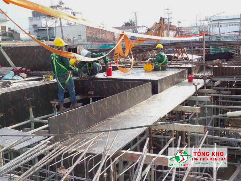 Ván phủ phim dùng cho công trình ven biển tại Ninh Thuận có cần có khả năng chống ẩm tốt