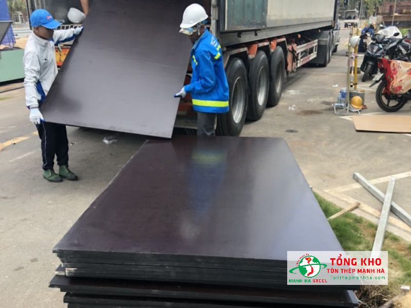 Dựa vào quy mô và yêu cầu công trình tại Quận 3 mà chọn loại ván phủ phim phù hợp