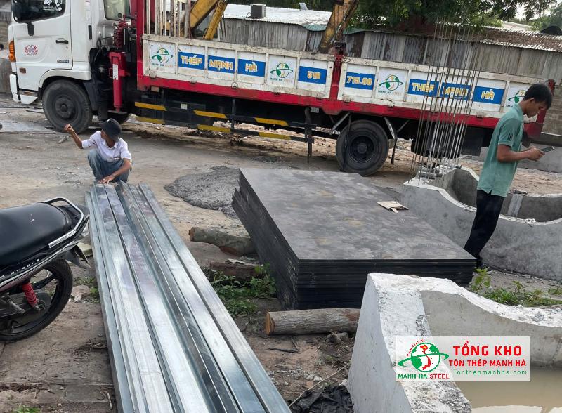 Đại lý ván phủ phim tại Huyện Cần Giờ cung cấp đa dạng sản phẩm, chất lượng ổn định - Tôn Thép Mạnh Hà