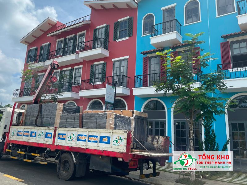 Tôn Thép Mạnh Hà cung cấp ván phủ phim theo đợt cho các công trình nhỏ tại Quận 3