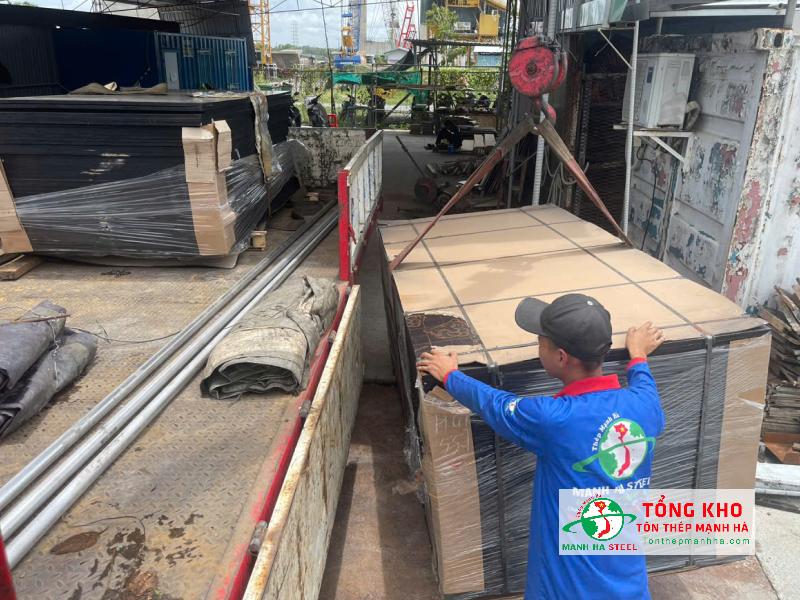 Đại lý Tôn Thép Mạnh Hà cam kết ván phủ phim tại Vũng Tàu đúng độ dày, đúng loại, báo giá rõ ràng