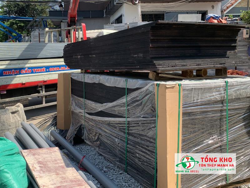 Tôn Thép Mạnh Hà có sẵn nhiều quy cách ván phủ phim cho công trình tại Cần Giờ