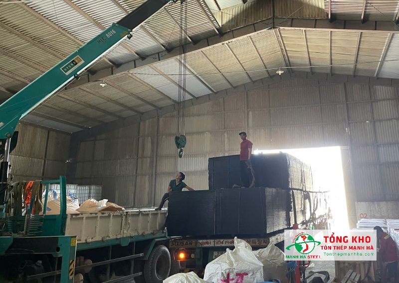 Cung cấp 150 tấm ván coppha phủ phim 18mm cho xưởng trên đường Bạch Đằng, Quận Bình Thạnh