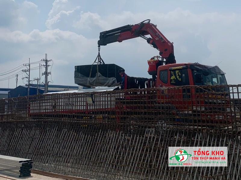 Cung cấp 1000 tấm ván phủ phim và thép hộp cho dự án hầm chui Tỉnh lộ 15