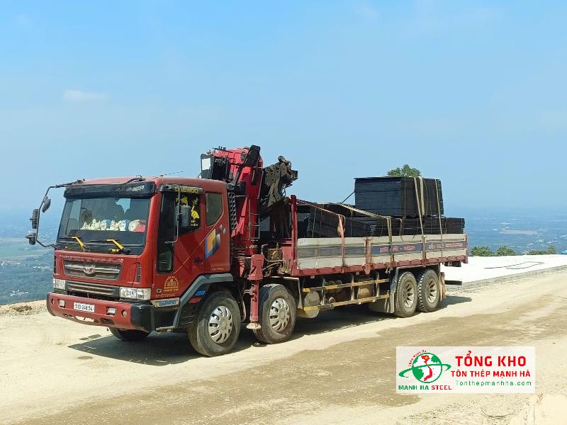 Giao 455 tấm ván phủ phim 1220×2440×15mm cho công trình xây dựng Núi Chứa Chan, Xuân Lộc – Đồng Nai