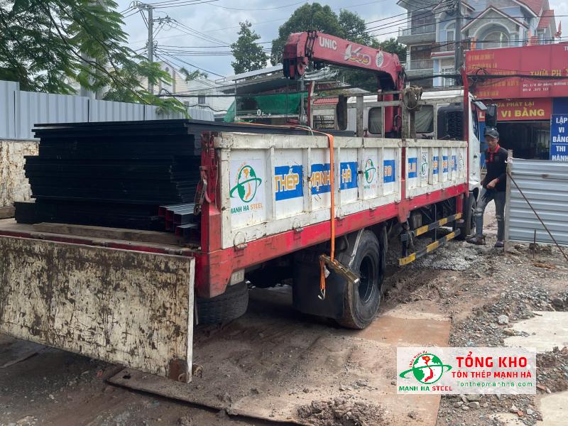 Cung cấp 75 tấm ván phủ phim và hộp mạ kẽm cho công trình tại Hóc Môn
