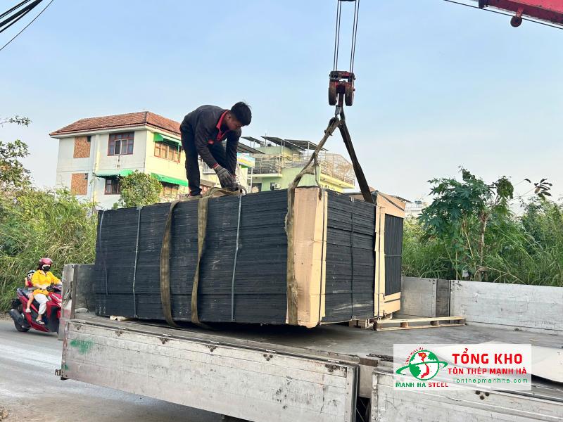 Giao 80 tấm ván phủ phim 15mm cho công trình nhà phố tại Phú Xuân, Huyện Nhà Bè