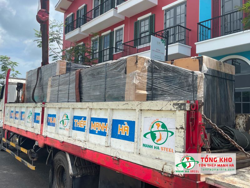 Giao 220 tấm ván coppha phủ phim cho công trình tòa nhà văn phòng tại đường 3 Tháng 2, Quận 10