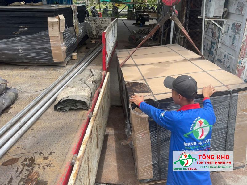 Cung cấp 150 tấm ván phủ phim tại Quận 3 – phục vụ thi công nhà phố khu Cách Mạng Tháng 8