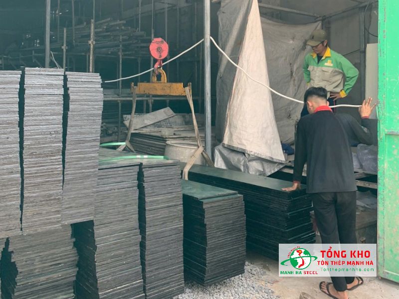 Bàn giao 800 tấm ván coppha cắt theo yêu cầu cho Công ty Kiến trúc Xây dựng Khang Hưng – Quận 6, TP.HCM