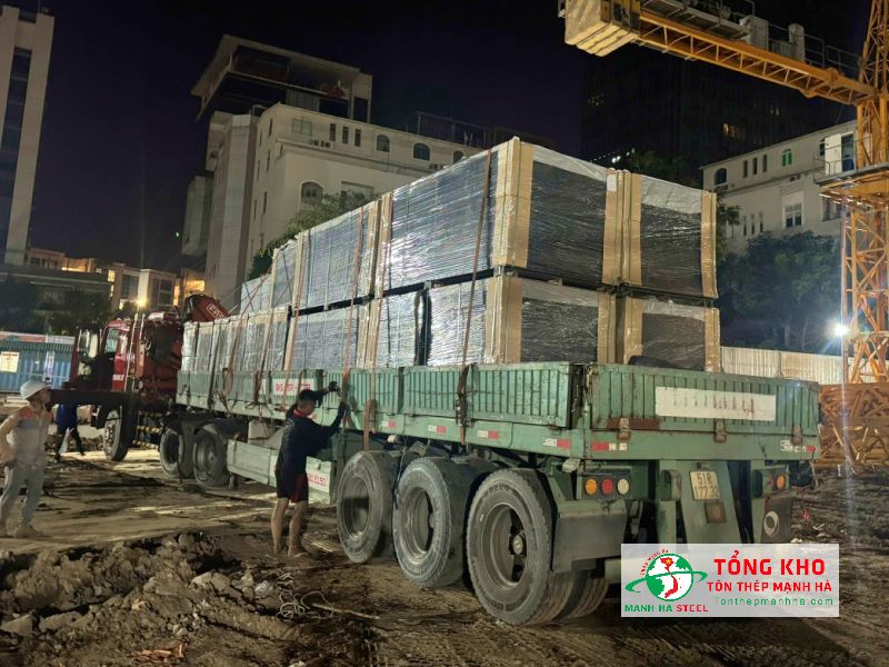 Giao 1.000 tấm ván phủ phim cho dự án Bệnh viện Hoàng Gia – khu đô thị Phú Mỹ Hưng, TP.HCM