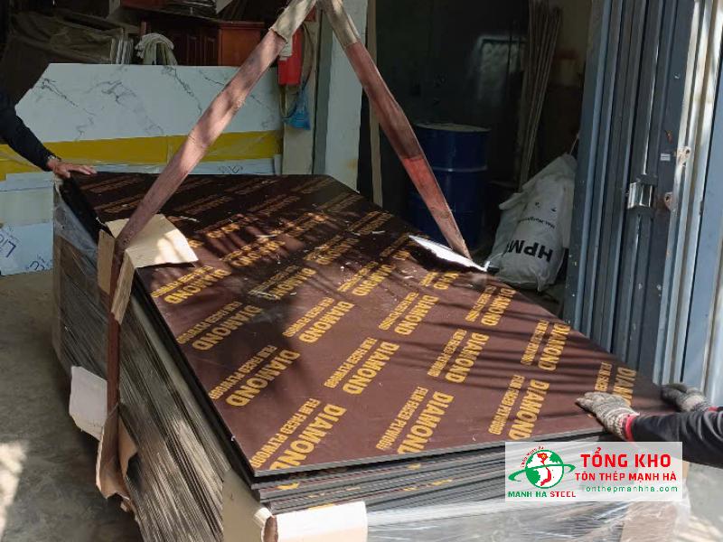 Xây dựng nhà phố, nhà trọ tăng mạnh làm nhu cầu ván phủ phim tại Huyện Bình Chánh cũng tăng cao