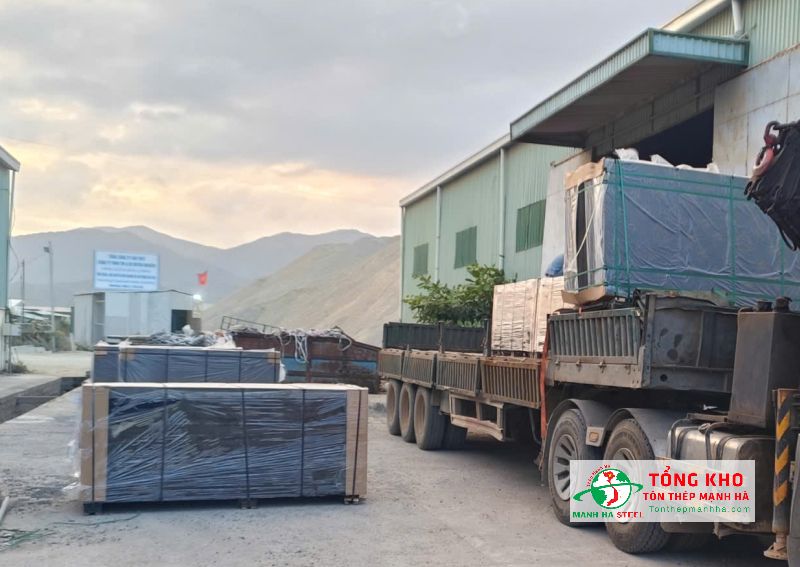 Giá ván phủ phim tại Bình Thạnh chủ yếu ảnh hưởng bởi chi phí vận chuyển đến công trình