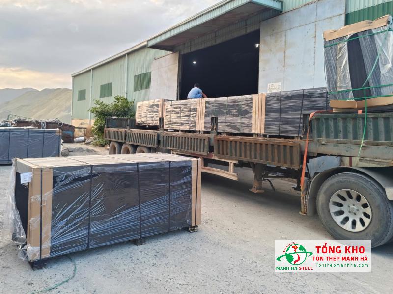 Giá ván phủ phim tại Ninh Thuận chênh lệch tùy vị trí công trình, chi phí vận chuyển