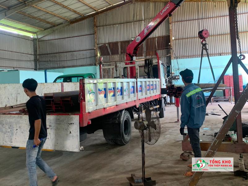 Đại lý thép Posco tại Quận Bình Thạnh cung cấp hàng đúng quy cách theo yêu cầu, hàng chính hãng, vận chuyển linh hoạt - Tôn Thép Mạnh Hà