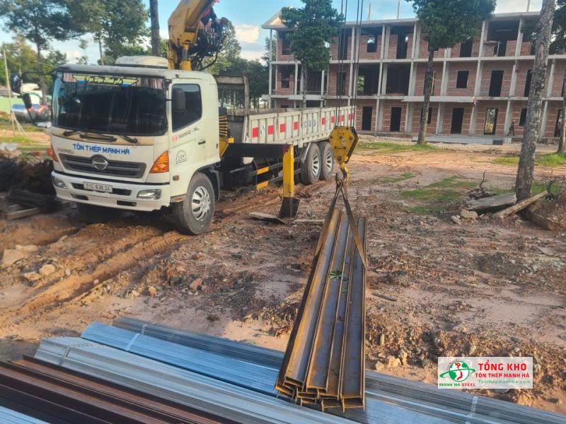 Đại lý thép Posco tại Quận Tân Phú có xe giao tận nơi, kho có nhiều quy cách thép hình, thép tấm - Tôn Thép Mạnh Hà