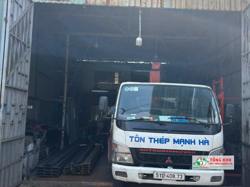 Tôn Thép Mạnh Hà là đại lý thép Posco tại Quận 12 có nguồn thép ổn định, giao nhanh công trình