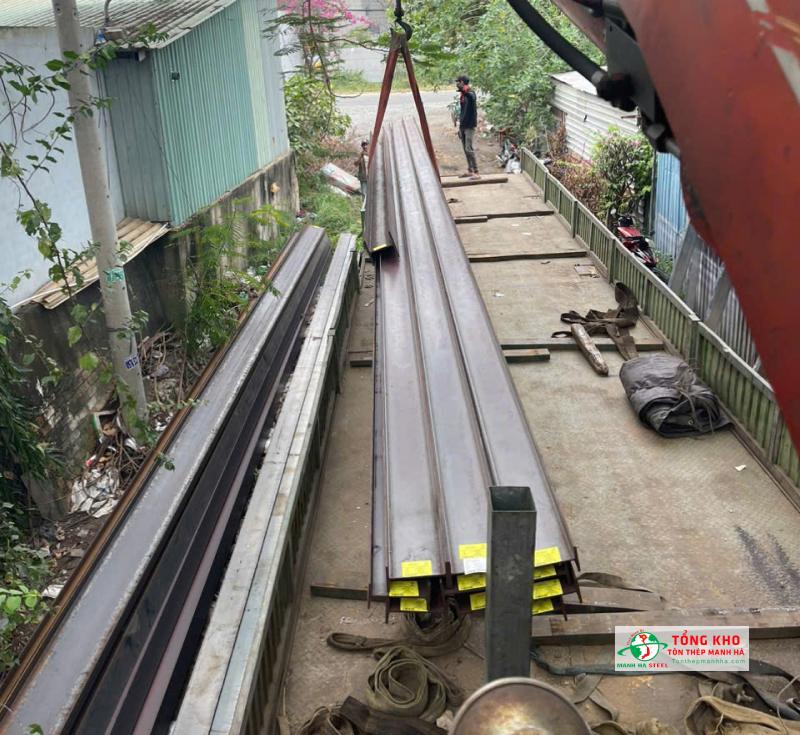 Tôn Thép Mạnh Hà cung cấp thép Posco tại Quận 7 linh hoạt xe giao hàng theo quy cách, giao theo đợt, đồng bộ quy cách
