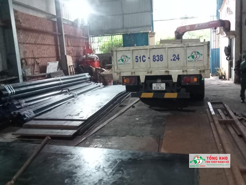 Giao thép tấm Posco dày 10mm cho xưởng cơ khí tại Quận 10