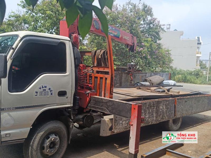 Giao thép tấm Posco cho xưởng cơ khí sản xuất kết cấu thép tại Quận 11