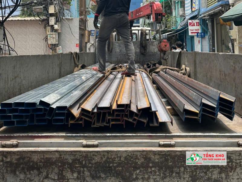 Giao 15 tấn thép I150 Posco và thép hộp cho công trình cải tạo văn phòng đường Nam Kỳ Khởi Nghĩa, Quận 3