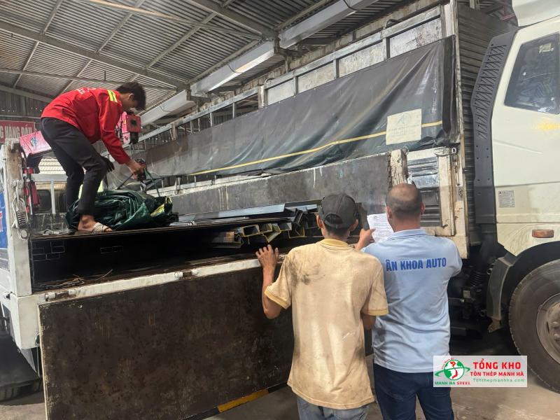 Giao 3 tấn thép hình I, H, U và thép tấm cho nhà xưởng cơ khí dân dụng tại Tân Bình
