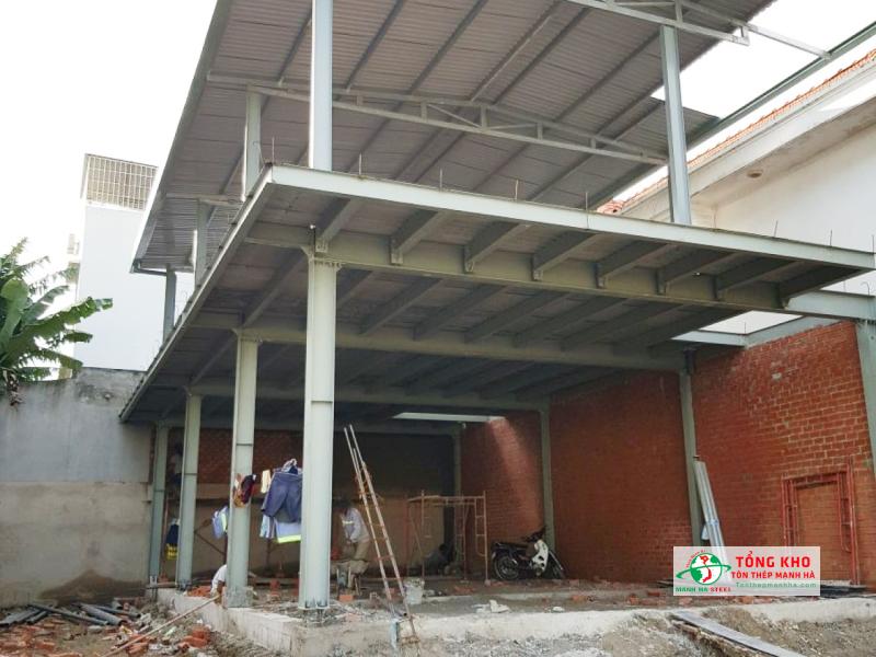 Thép hình Posco dùng làm dầm sàn các quán cà phê, showroom tại Quận 4