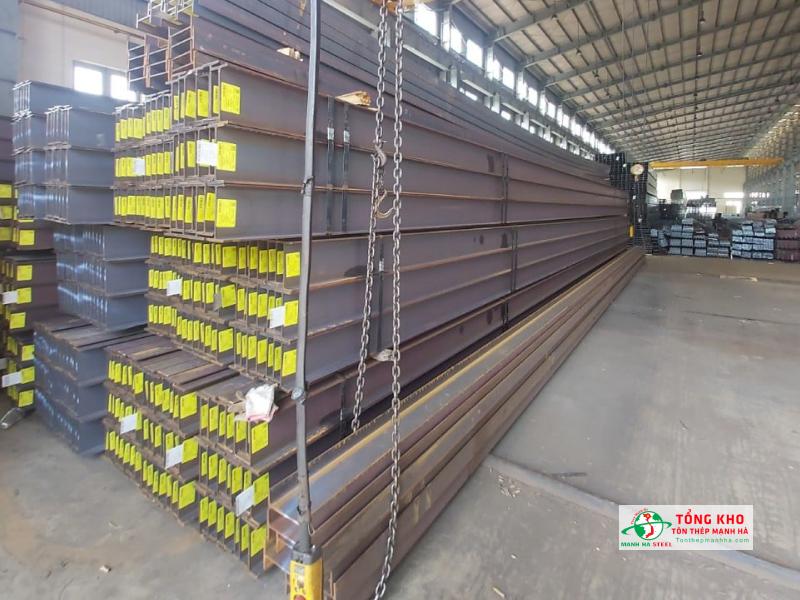 Kho hàng Tôn Thép Mạnh Hà có đủ quy cách thép hình, thép tấm Posco, giao nhanh đến công trình tại Tân Bình