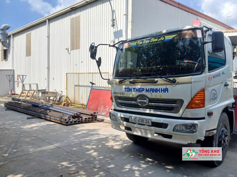 Đại lý thép hình An Khánh tại Quận 4 giao nhanh hẻm nhỏ, linh hoạt phương thức giao hàng - Tôn Thép Mạnh Hà